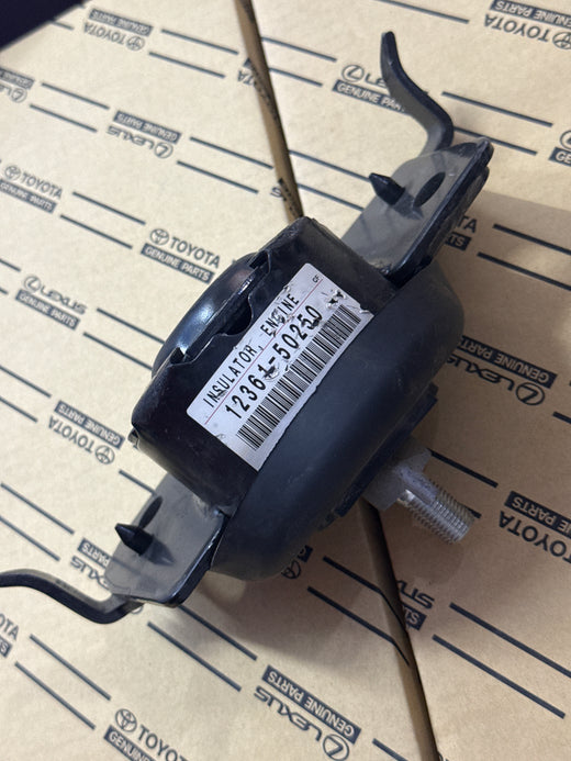 قاعدة مكينة أمامية يمين | Front Engine Mounting Insulator RH | 12361-50250