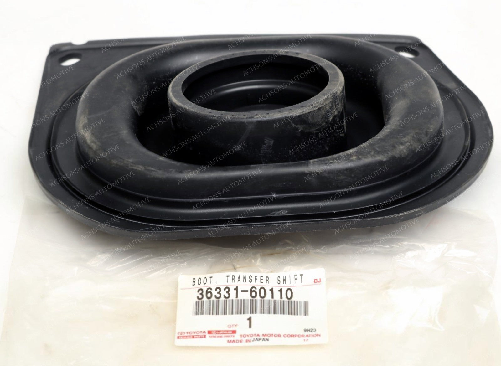 جلدة ذراع تحويل الدفع رقم 2 تويوتا أصلية 36331-60110 للاندكروزر 100 – Genuine Toyota transfer shift lever boot No.2