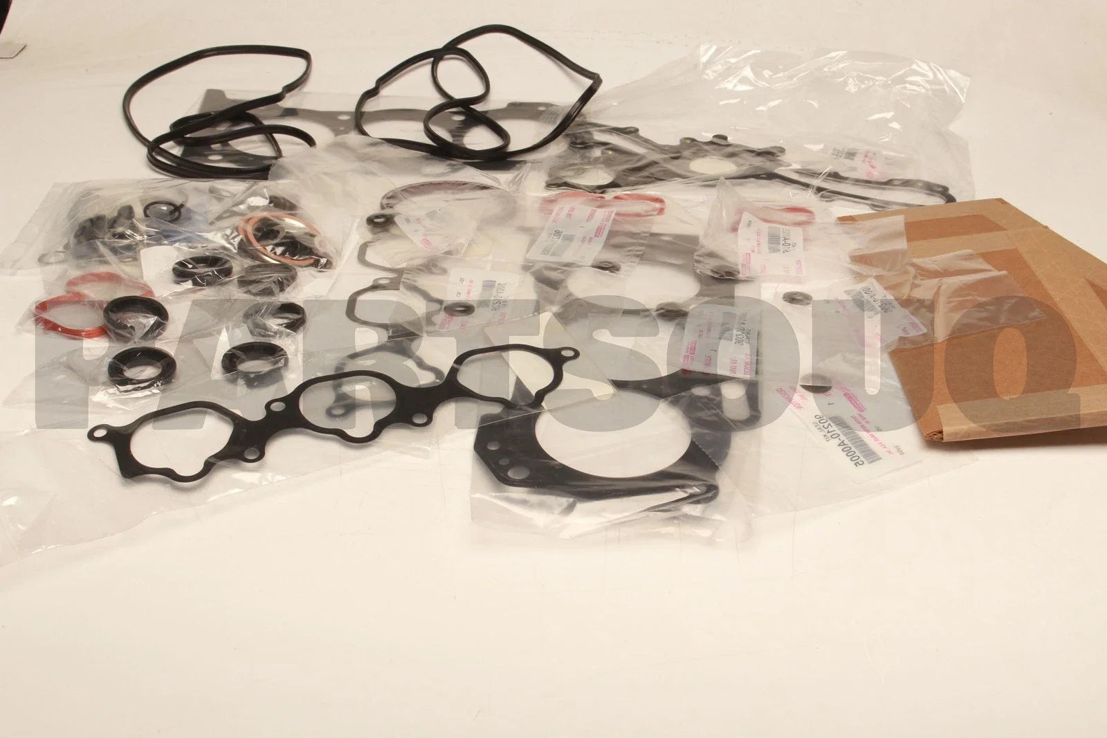 طقم وجيه توضيب محرك أصلي تويوتا 04111-0P182 | Genuine Toyota engine overhaul gasket kit