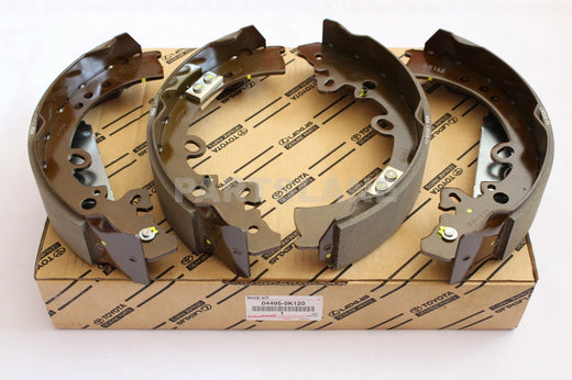طقم أحذية الفرامل الخلفية الأصلي تويوتا 04495-0K120 | Genuine Toyota rear brake shoe kit