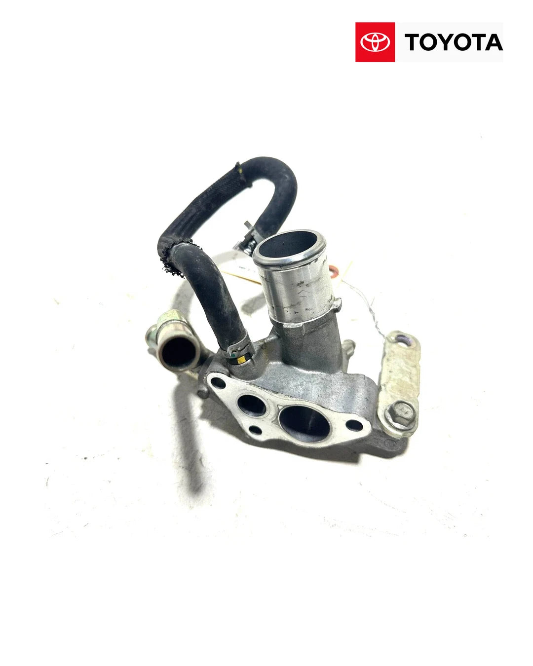 مخرج ماء المحرك تويوتا الأصلي 16331-25021 | Genuine Toyota engine water outlet