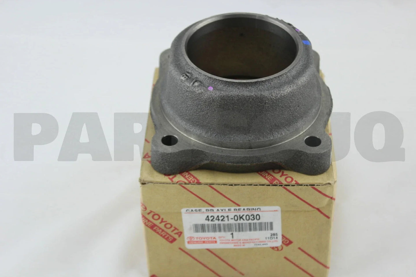 بيت رمان المحور الخلفي أصلي تويوتا هايلكس 42421-0K030 | Genuine Toyota rear axle bearing case