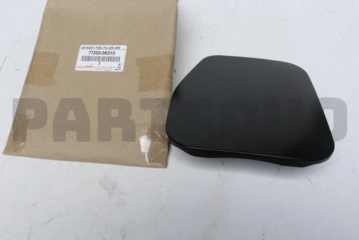 غطاء فتحة تعبئة الوقود تويوتا الأصلي، رقم OEM 77350-0K010 | Genuine Toyota fuel filler opening lid assembly, OEM 77350-0K010