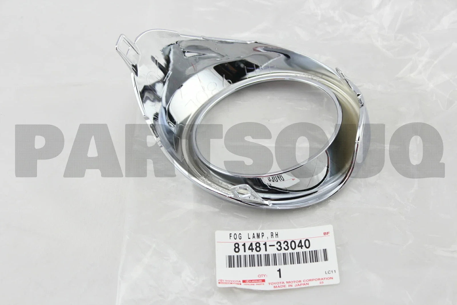 غطاء كشاف الضباب الأمامي الأيمن لكزس الأصلي، رقم OEM 81481-33040 | Genuine Lexus front fog lamp cover RH, OEM 81481-33040
