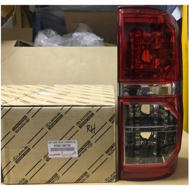 عدسة إسطب خلفي يمين تويوتا هايلوكس رقم 81551-0K140 | Rear Combination Lamp Lens RH